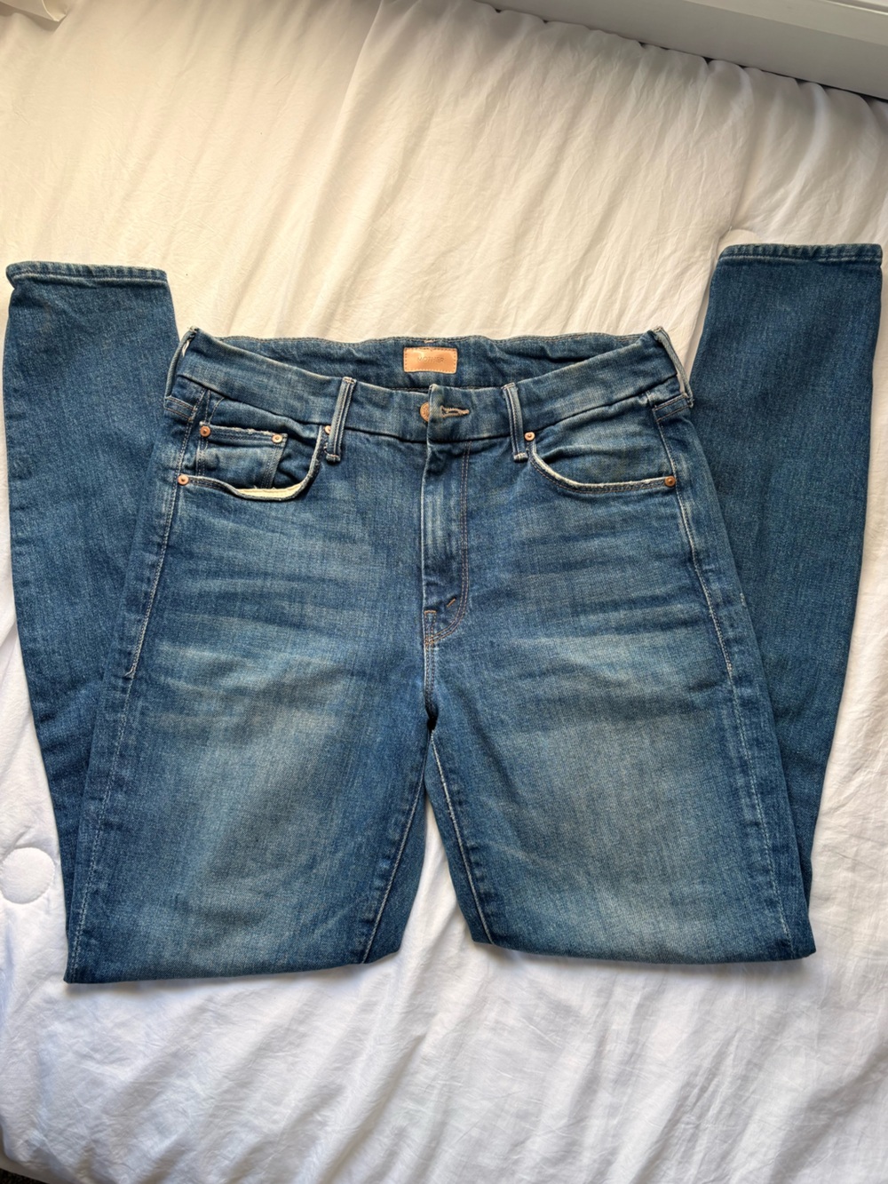 Mother Denim Skinny Jeans – Medium Wash, Classic Stretch Fit, Everyday Staple